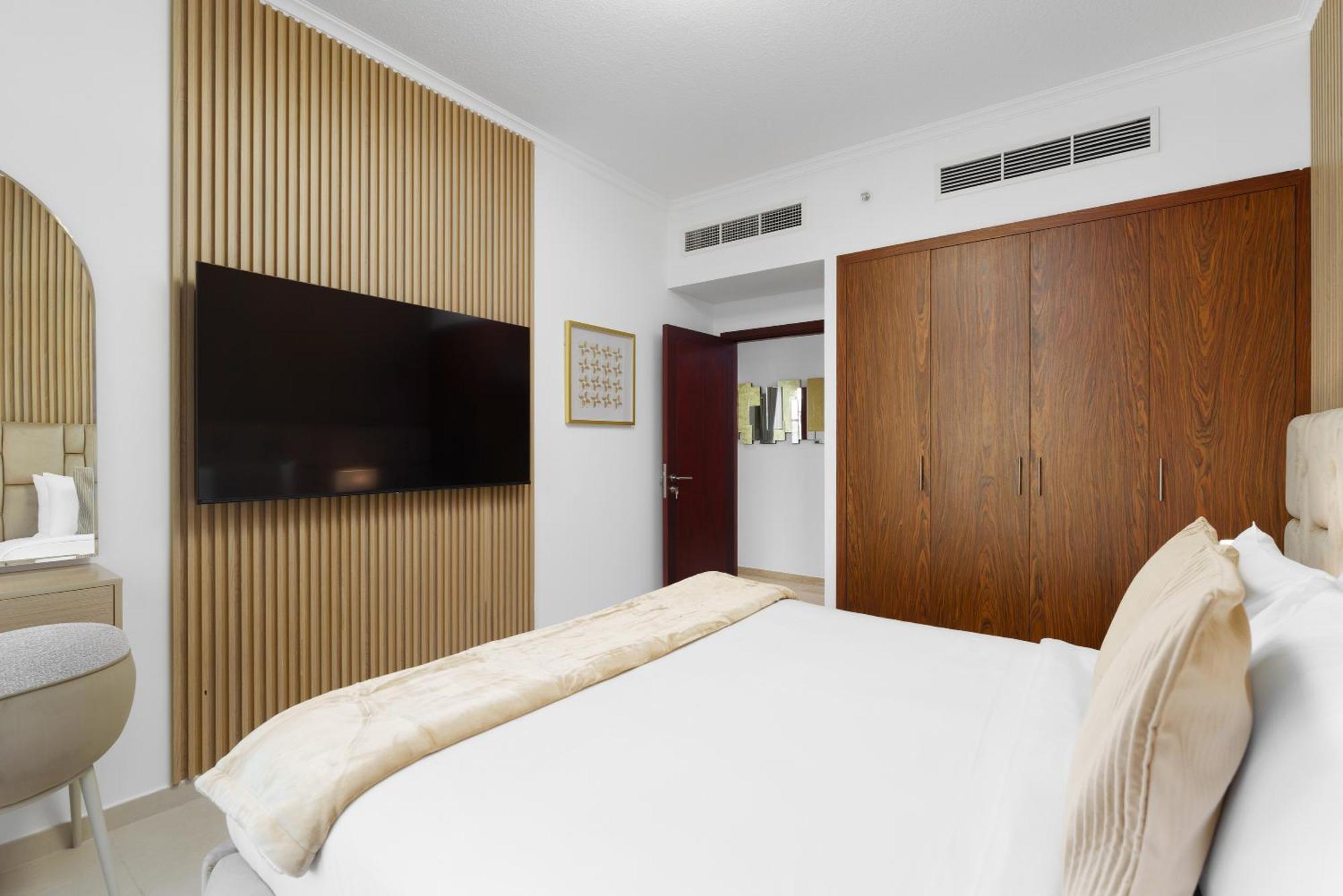 Maison Privee - Exclusive Duplex With Panoramic Terrace Overlooking Burj Khalifa Apartment
