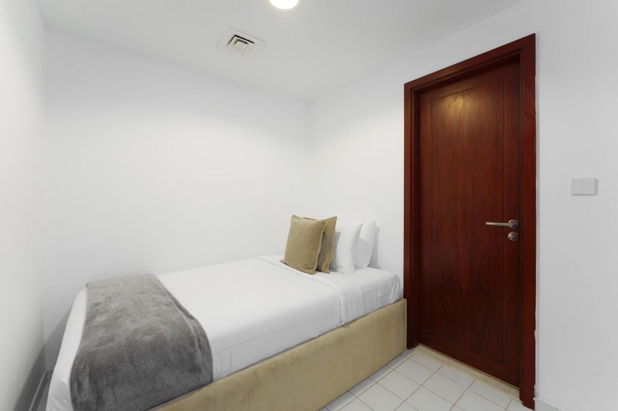 Maison Privee - Exclusive Duplex With Panoramic Terrace Overlooking Burj Khalifa Apartment *